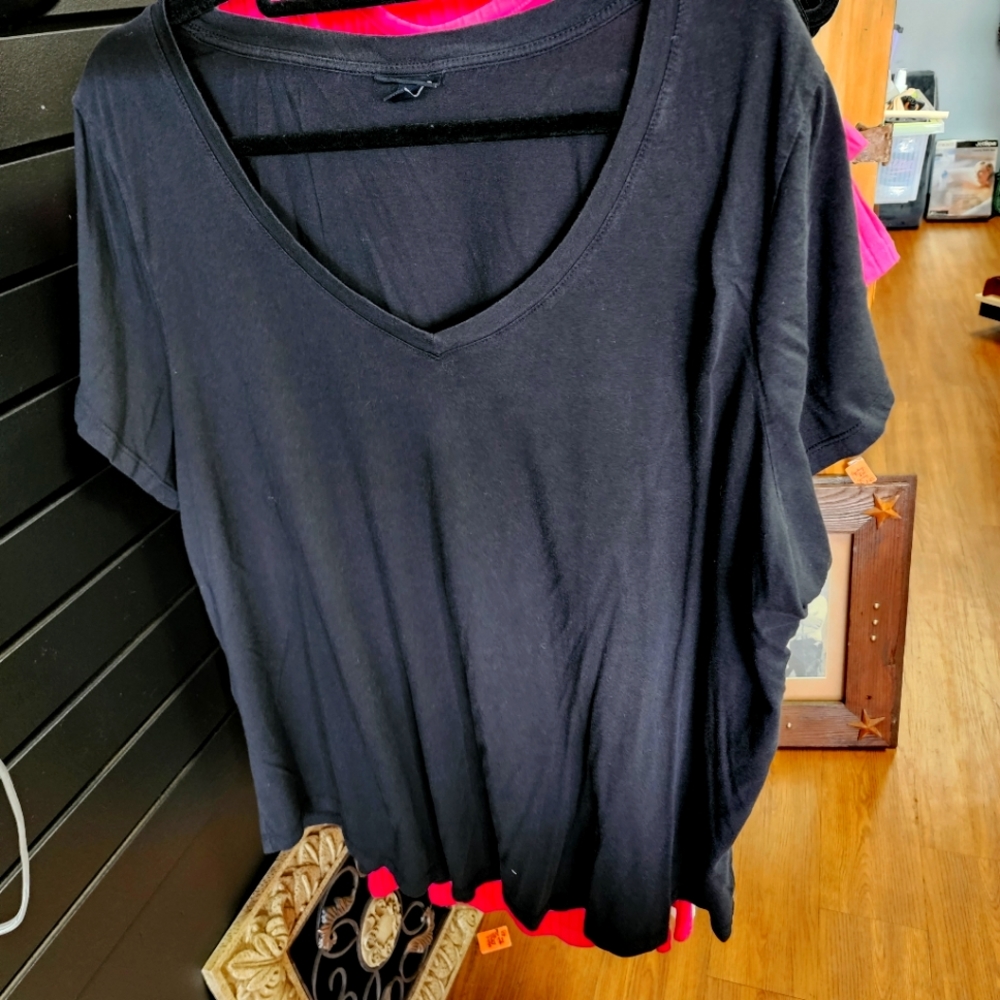 Torrid plain black shirt like new 4x